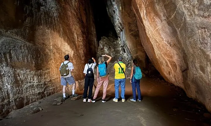 Tijuca Forest: Tour with Waterfalls and Caves