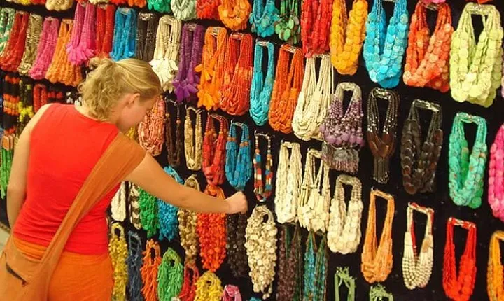 Delhi's Exclusive Shopping Tour