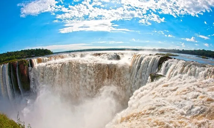 Full Day Guided Tour in Brazil and Argentina Iguazu Falls