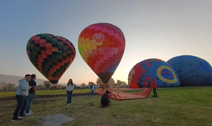 Flight by Globe and Teotihuacan from 1 to 11 PASSENGERS.