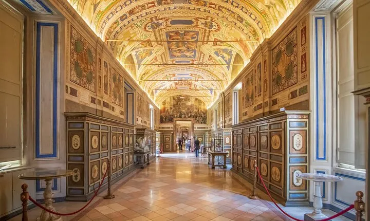 Skip-the-Line Ticket: Sistine Chapel and Vatican Museums in Rome