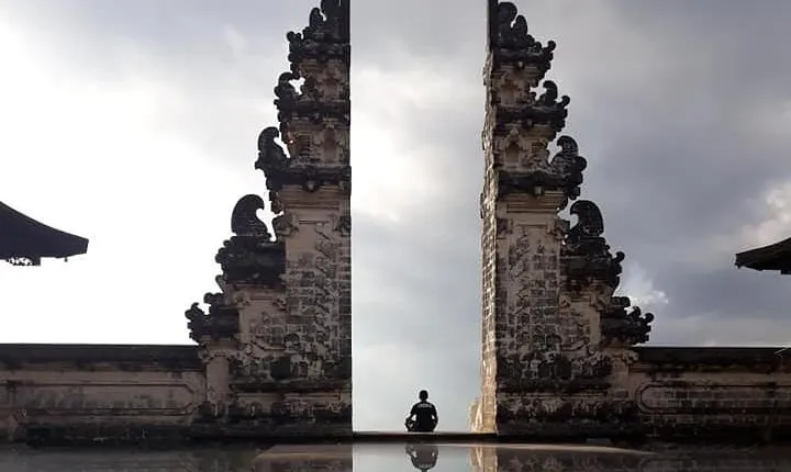 Bali Instagram Tour : Heaven Gate Tour - Tirta Gangga - Tukad Cepung Waterfalls