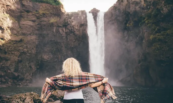 Snoqualmie Falls + Wine Tasting: All-Inclusive Small-Group Tour