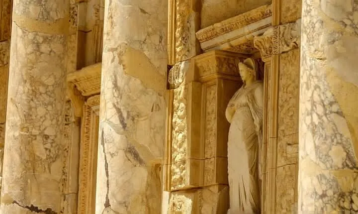 Daily Ephesus and Virgin Mary House Tour with Lunch Included