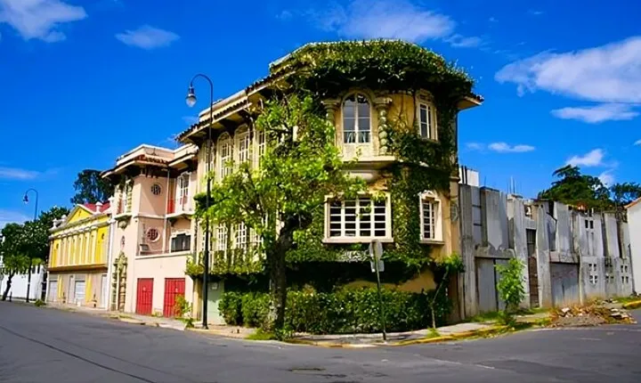 San Jose Must-see Attractions Walking Tour with a Guide