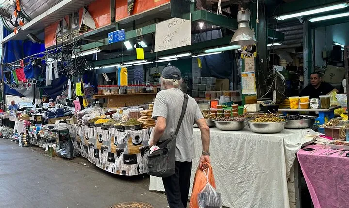 Tel Aviv: Hatikva Market - A Middle Eastern Sensory Journey