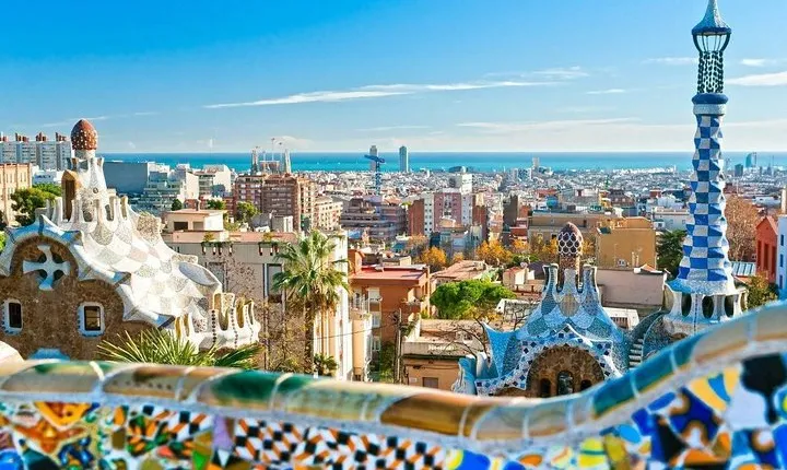 Park Guell and Sagrada Familia Private Tour with Hotel pick-up
