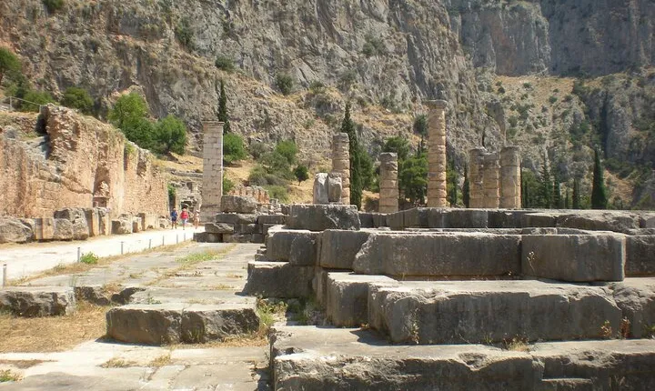 DELPHI Private day Tour (up to 15 travelers in a luxurious Mercedes Minibus)
