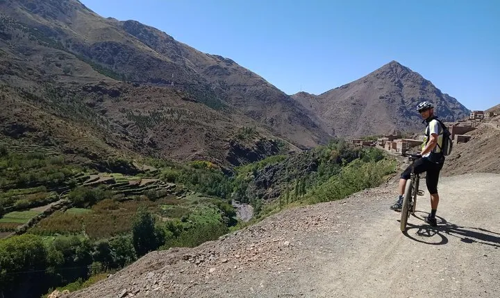 Bike through Berber villages and high Atlas valley 3 days