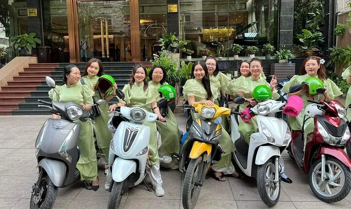 Saigon By Night and Street Food By Motorbike