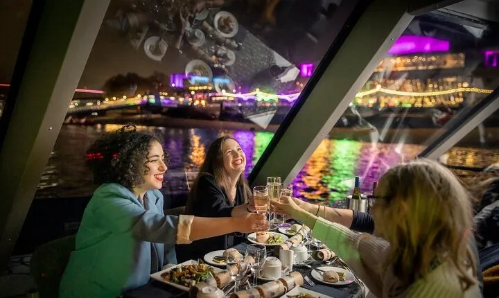 5-Hour New Year's Eve Thames River Dinner Plus Cruise