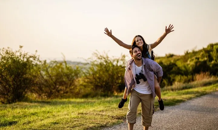 Discovery of Sevan Walking Tour for Couples