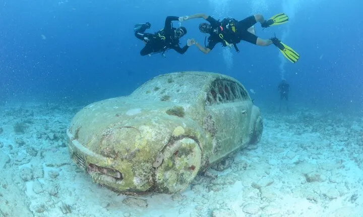 Experience Scuba Diving Under Water Museum and Reef for beginners