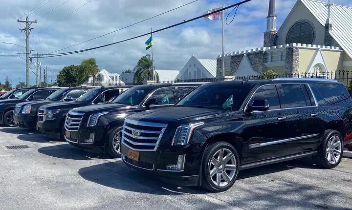 Shared Round Trip Limousine Transfer to the Port Lucaya Market