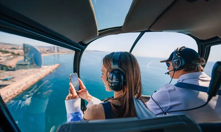 Barcelona 360 Tour: Flying, Sailing & Walking Guided Small Group