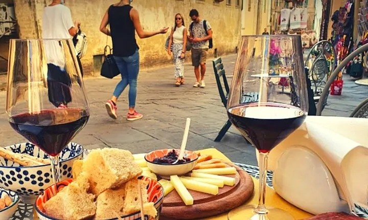 Walking Tour of Siena with food & Chianti wine