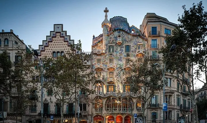 Private Half Day Walking Tour in Barcelona with walking pick up