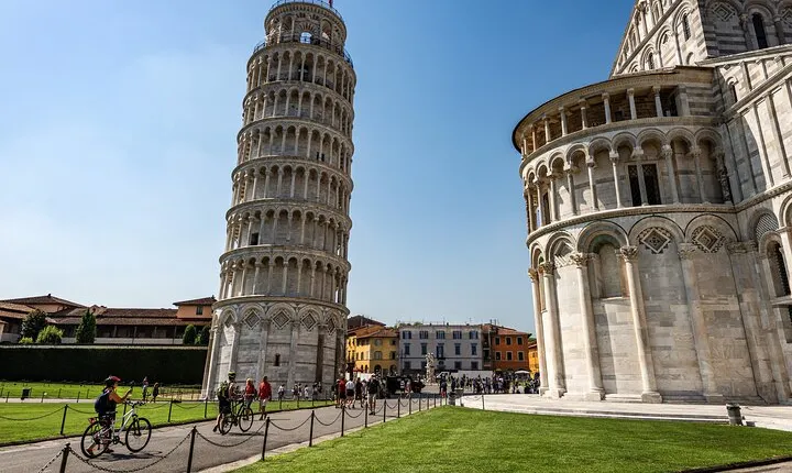 Lucca to Pisa PRIVATE E-Bike Tour + Pick Up & Drop Off