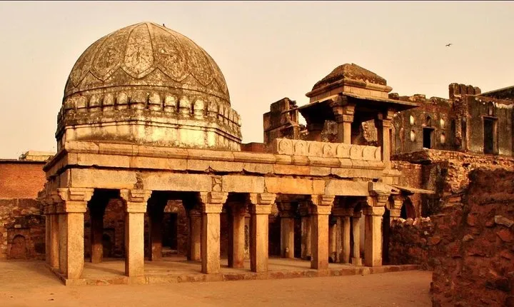 Walking Tour Of Mehrauli - Delhi