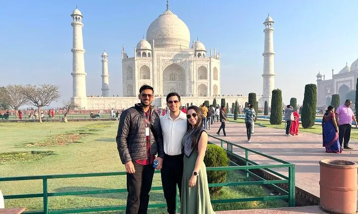 Sunrise Taj Mahal and Agra Fort Tour from Delhi by Car