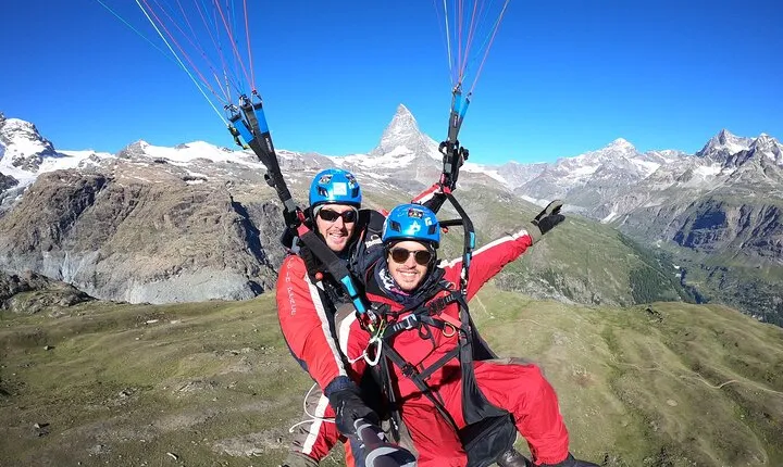 Panoramic Paragliding Flight in Zermatt Matterhorn (15-20min)