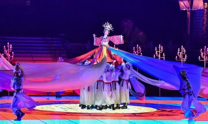 Skip the Line: Xi'an Tang Dynasty Show Ticket & Dumpling Dinner or Royal Banquet