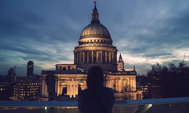 Haunted London: Ghost Hunt Self-Guided Walking Adventure