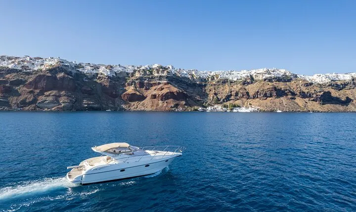 Private all included yacht Tour in Santorini