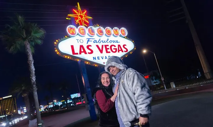 Private Strip Walking Tour with Professional Photographer