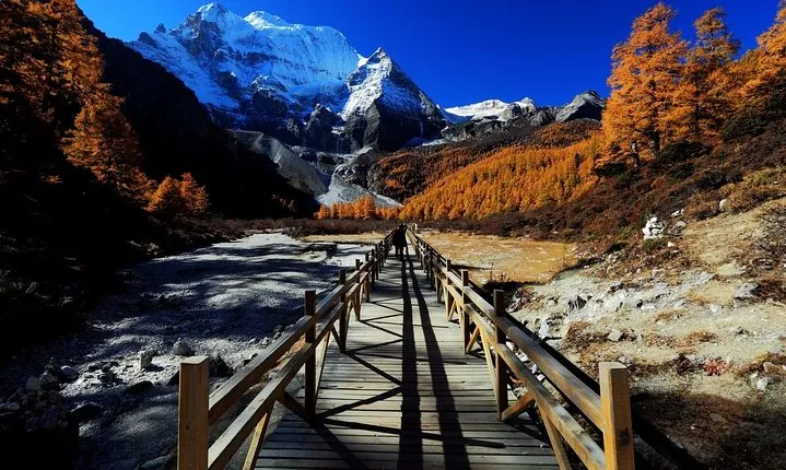 12-Day West Sichuan tour:Kangding-Daocheng Yading-Tagong-Danba-Mt.Siguniang