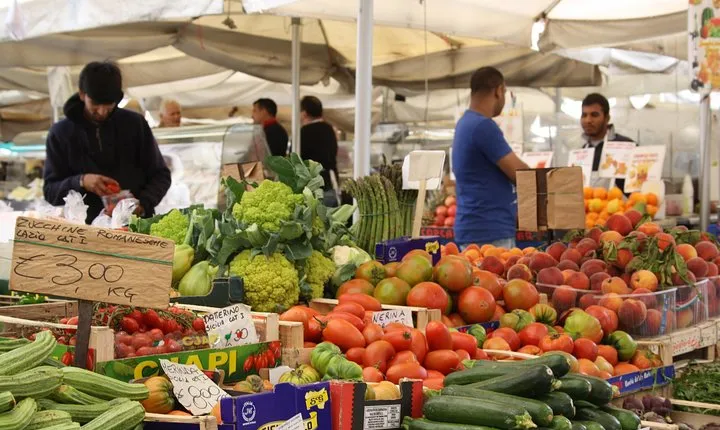 Rome Food Tour with Foodie Guide around Piazza Navona & Trevi Fountain