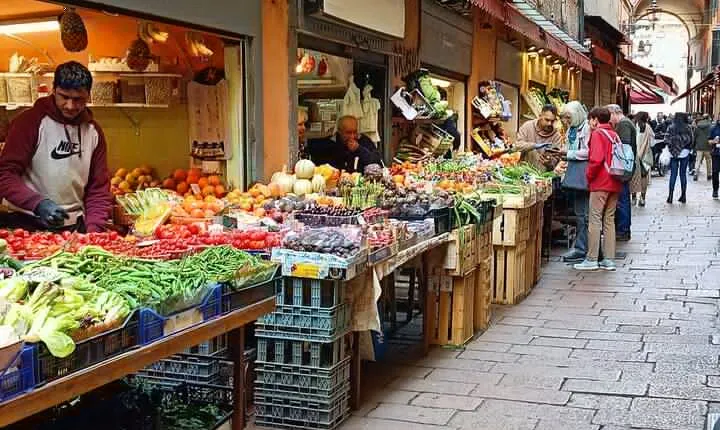 BOLOGNA PRIVATE FOOD WALKING TOUR (morning or evening)
