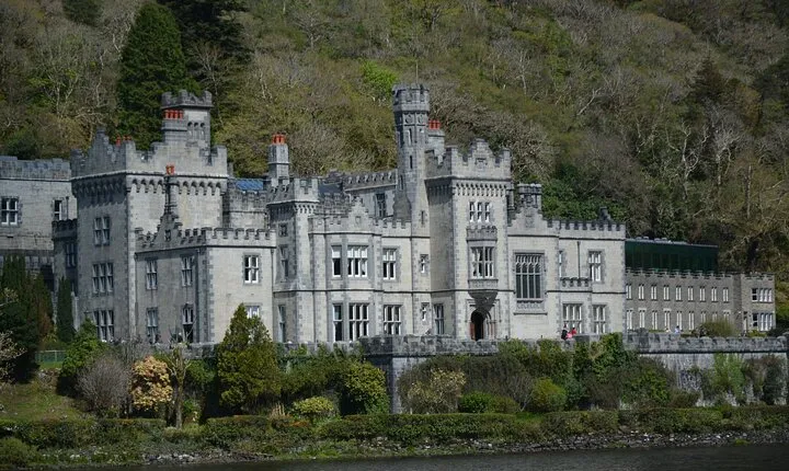 Kylemore Abbey from Dromoland Castle Private Tour