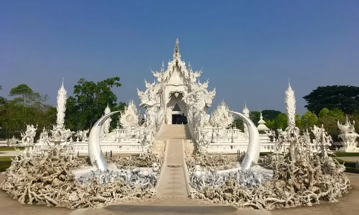 Chiang Mai-Chiang Rai: White Temple-Black House-Blue Temple-Karen Village