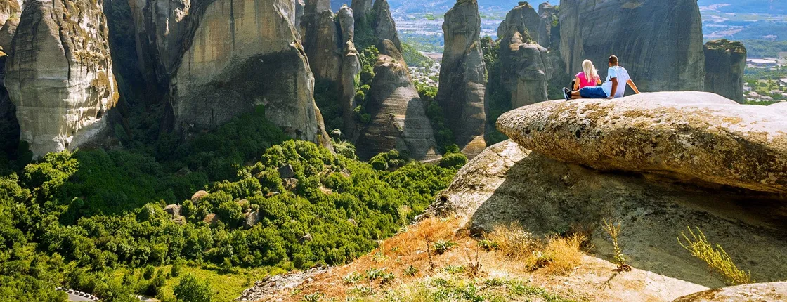 Athens to Meteora Full-Day Tour with Greek Lunch