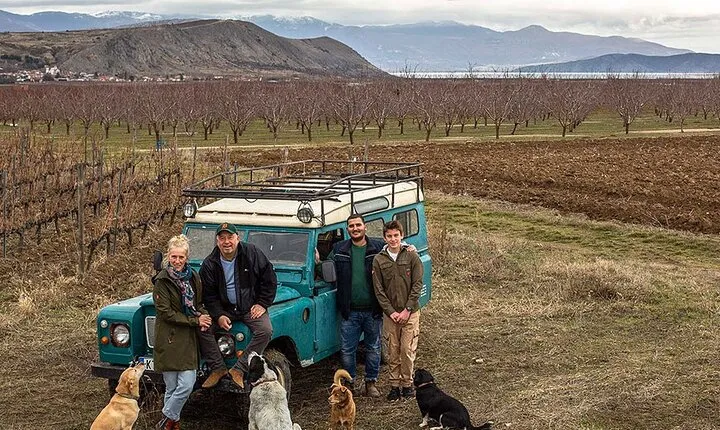 Private Tour in Lake and Gastronomic Delight with Xinomavro Wine