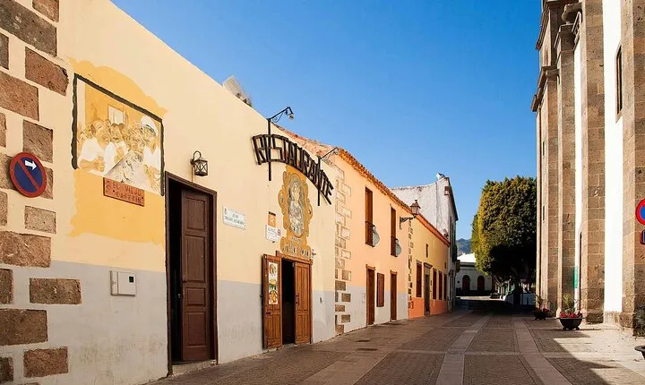 7-hour Hop on Hop off Tour of Historic Gran Canaria
