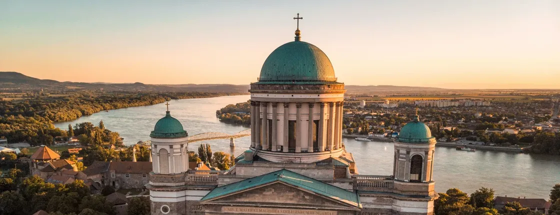 Danube Bend full-day tour with lunch from Budapest