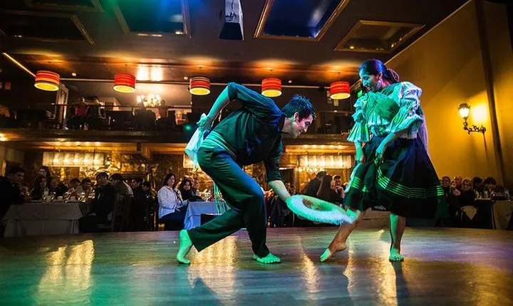 Magic Water Show and dinner at most popular restaurant in Barranco (Dance Show)