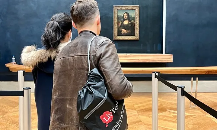 Exclusive Semi-Private Louvre Tour with Mona Lisa, Max 6 People