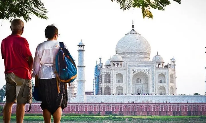 Taj Mahal & Agra Fort Day Tour from Delhi via Express Train