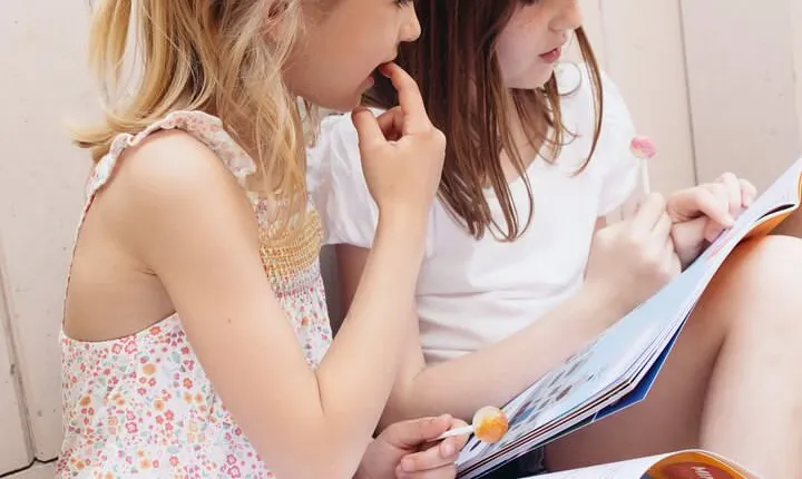 Fun family visit - Milirue in Paris (8-12 years old)