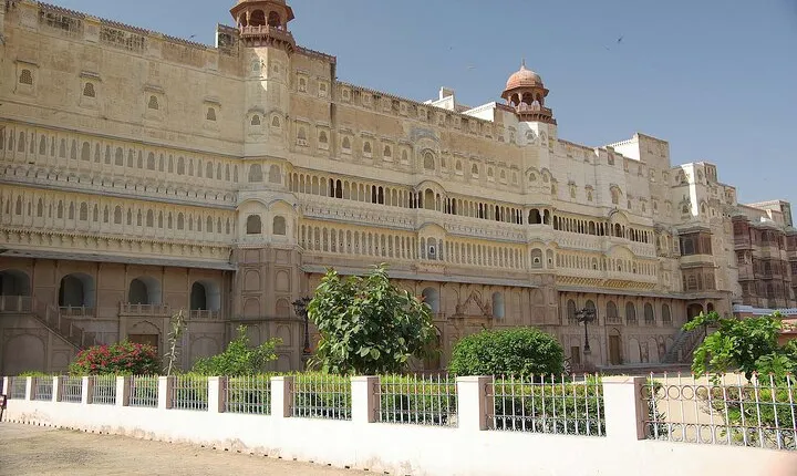 Visit Junagarh Fort and Karni Mata Temple with Jodhpur Drop from Bikaner
