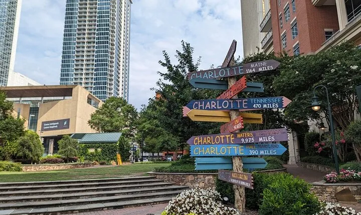 Charlotte Scavenger Hunt Walking Tour and Game