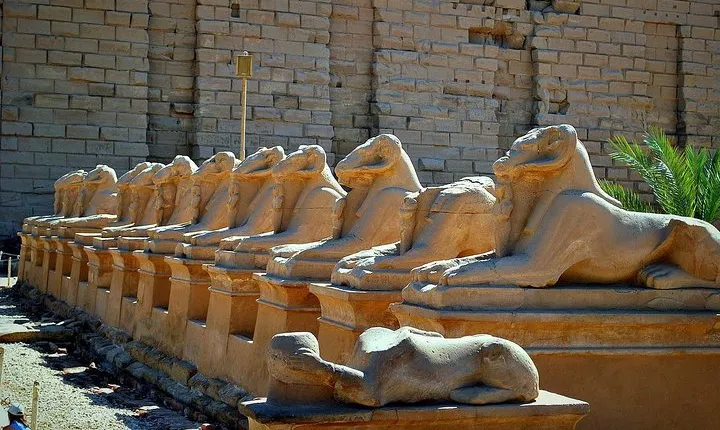 5 Nights Luxor / Aswan package with Dahabeya boat trip and tours.