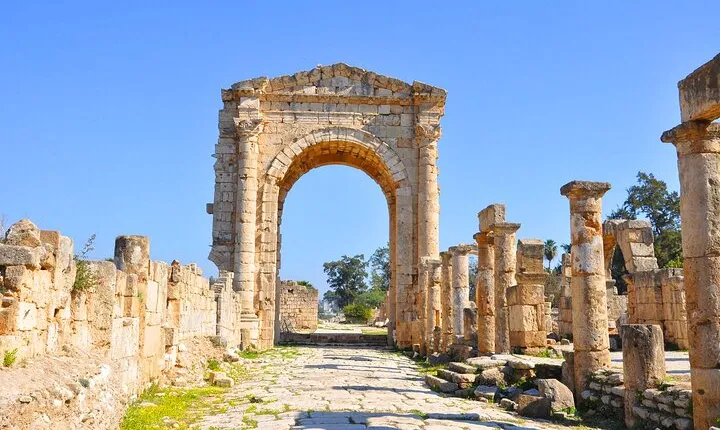 Small Group Tour to Sidon, Tyre and Maghdouche with hotel pickup