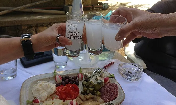 Small Group: Corfu Food Experience & Walk