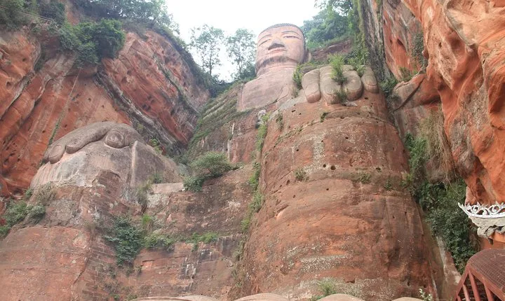 26-Day Private Tour from Guangzhou to Chengdu with the Driver