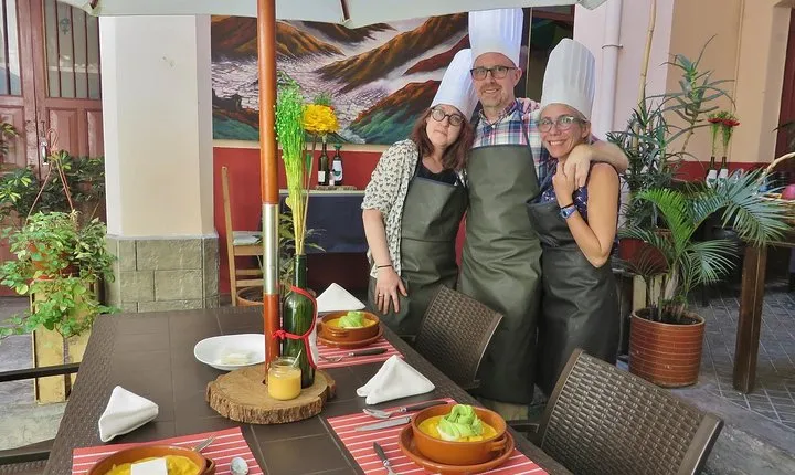 Cooking Class with a chef and local market including hotel pickup