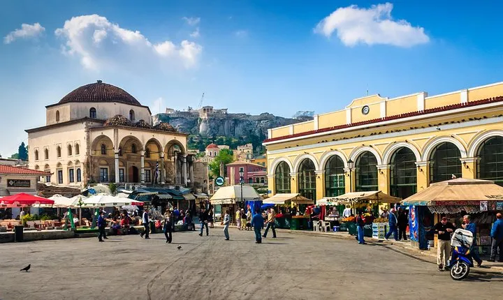 Private 3-hour Walking Tour of Plaka and Monastiraki with official tour guide